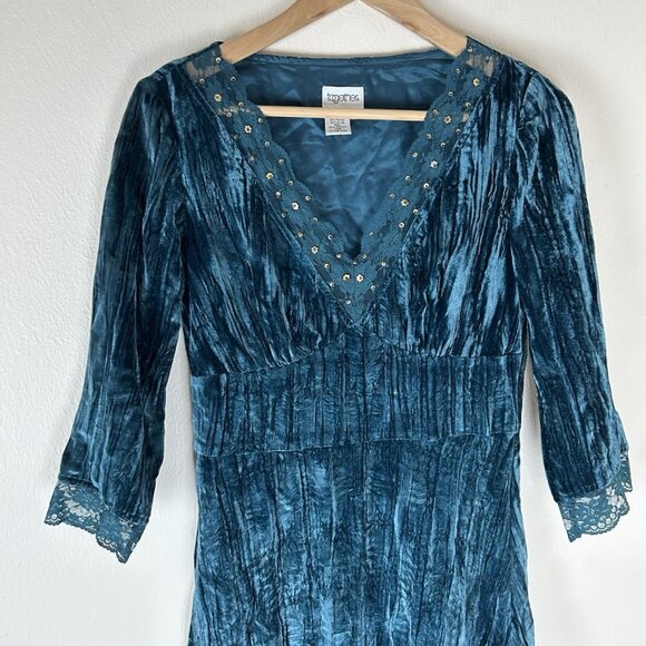 Dress Women’s 4 Crushed Velvet Lace Ruffle Dark Fairy Whimsigoth Beaded Midi - Picture 3 of 4